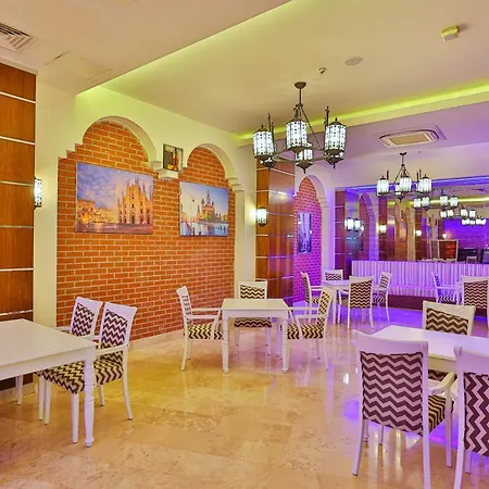 Resort Crystal Sunset Luxury &